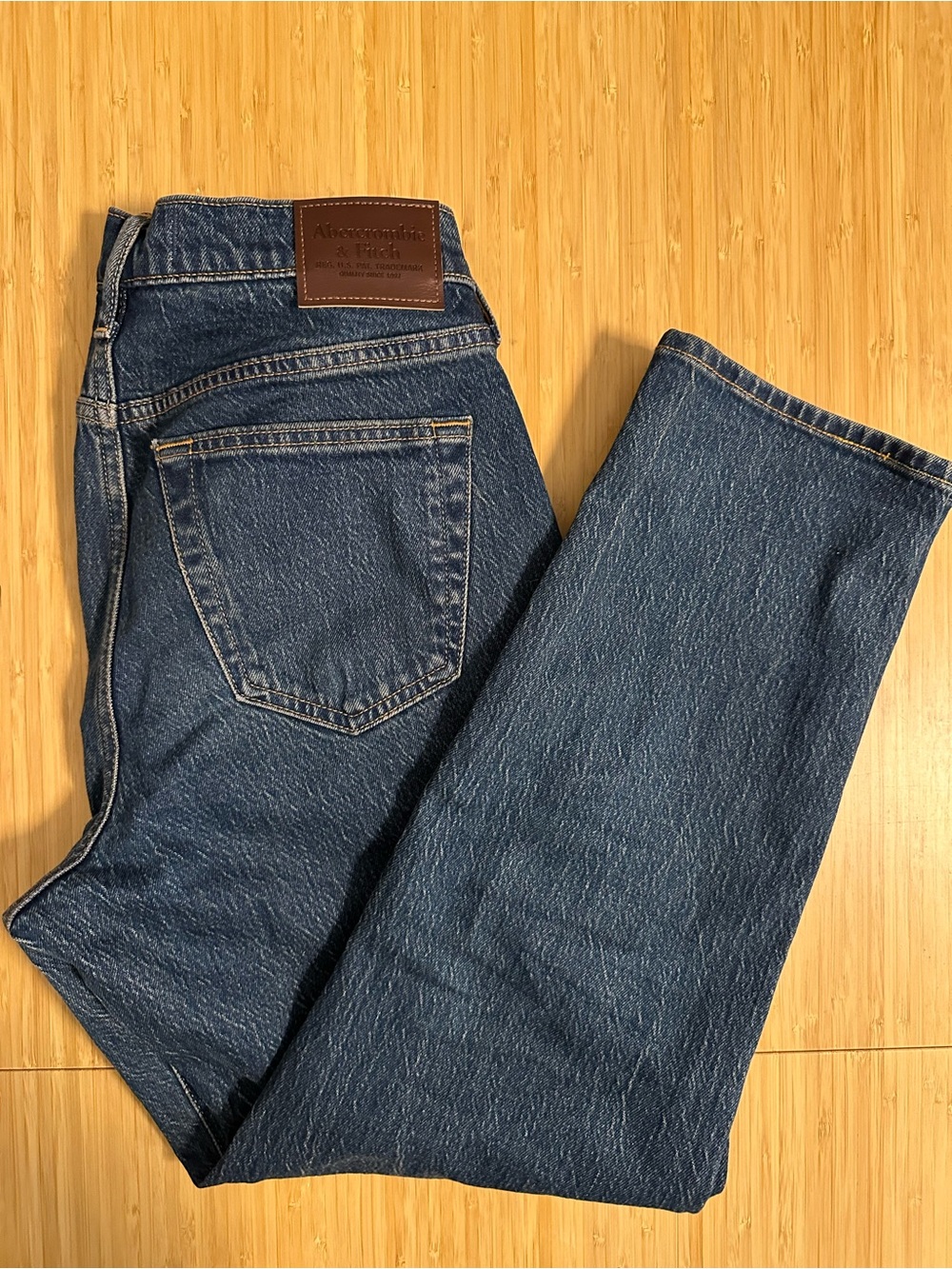 Abercrombie & Fitch Vintage Athletic Straight Denim Jeans Medium Wash EUC